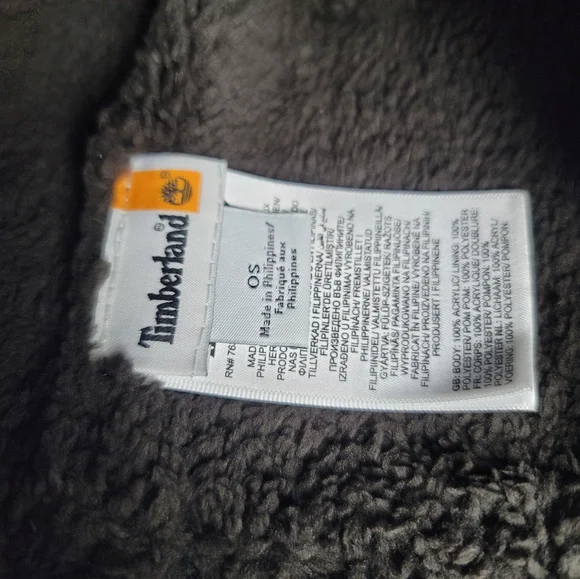 (SOLD) Timberland Women Winter Knitted Beanie Hat - Picture 2 of 4